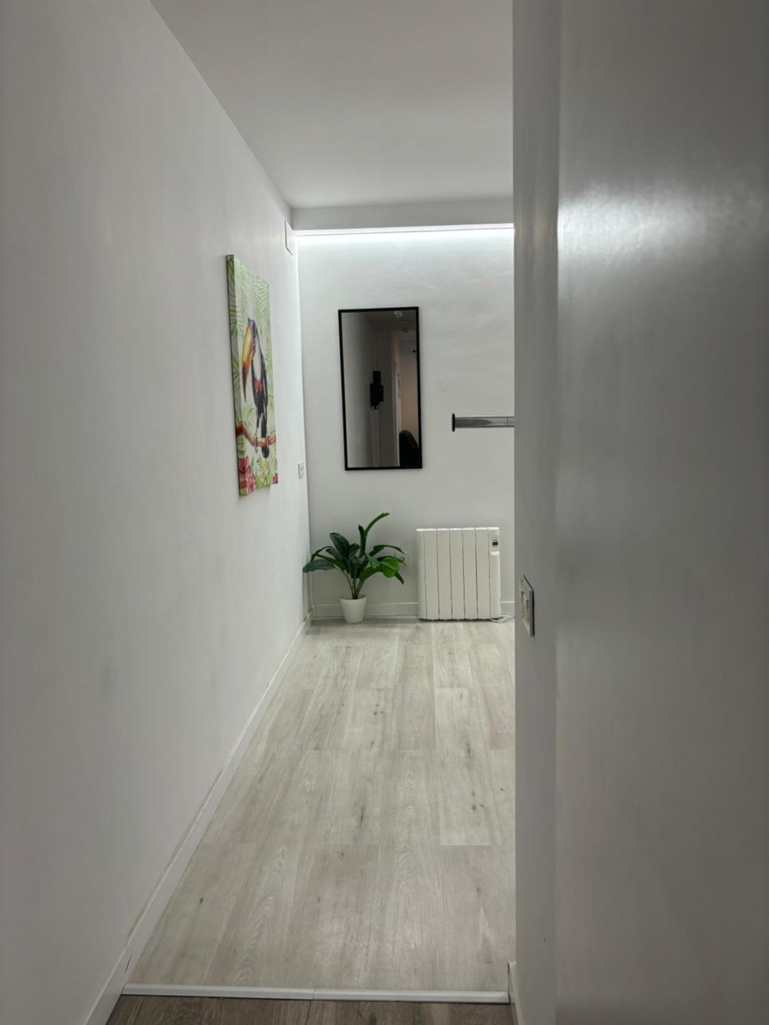 Apartamento Blanco Y Negro En El Centro Alicante Exterior foto