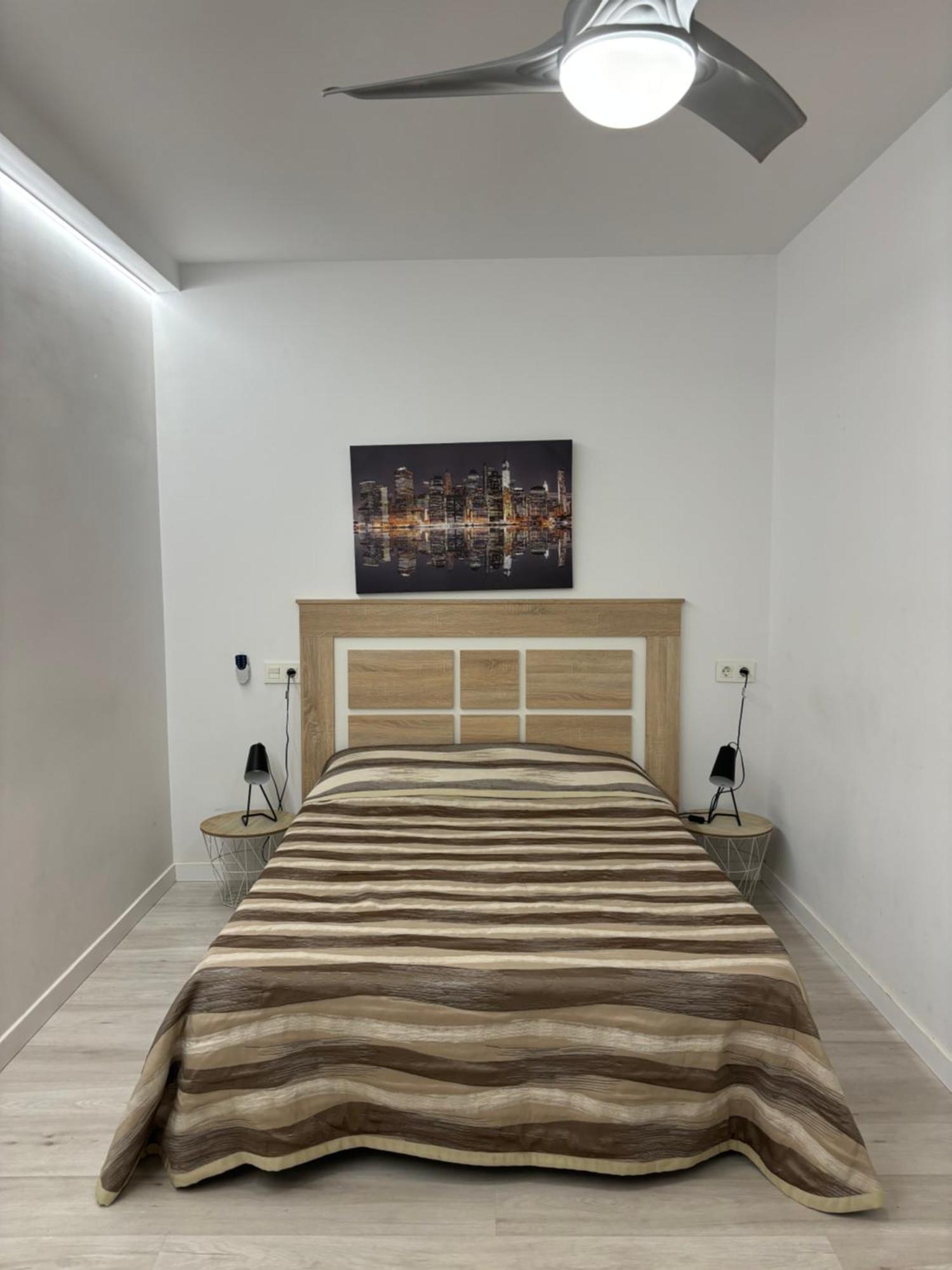 Apartamento Blanco Y Negro En El Centro Alicante Exterior foto